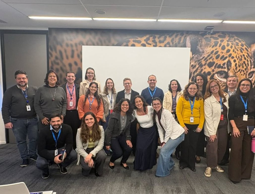 Mentoras, mentores e equipe no kickoff de um programa de mentoria