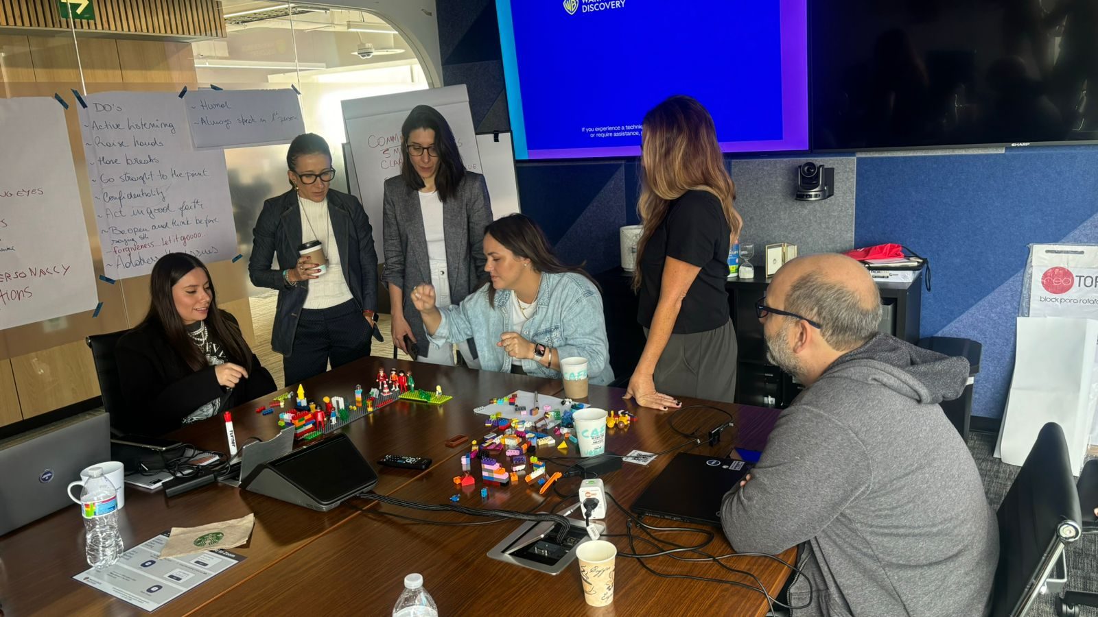 Time construindo junto durante um team building
